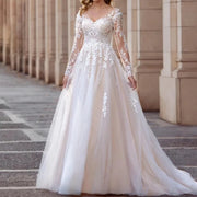 Elegantes Brautkleid in Übergröße mit V-Ausschnitt