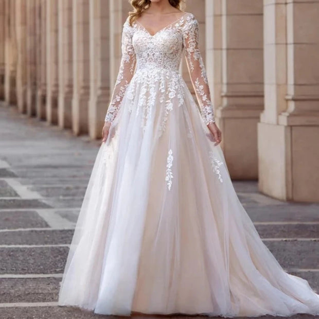 Elegantes Brautkleid in Übergröße mit V-Ausschnitt