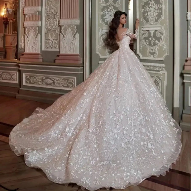 Elegante, bestickte Brautkleider mit O-Ausschnitt und langen Ärmeln